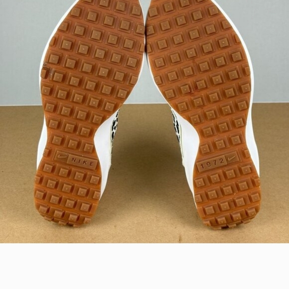 Nike Waffle Debut White Leopard Swoosh Athletic Shoes Womens 8.5 Black Orange - Picture 7 of 9